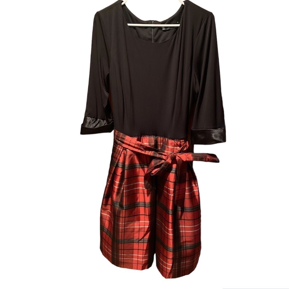 Leslie Fay Plaid Print Holiday Dress